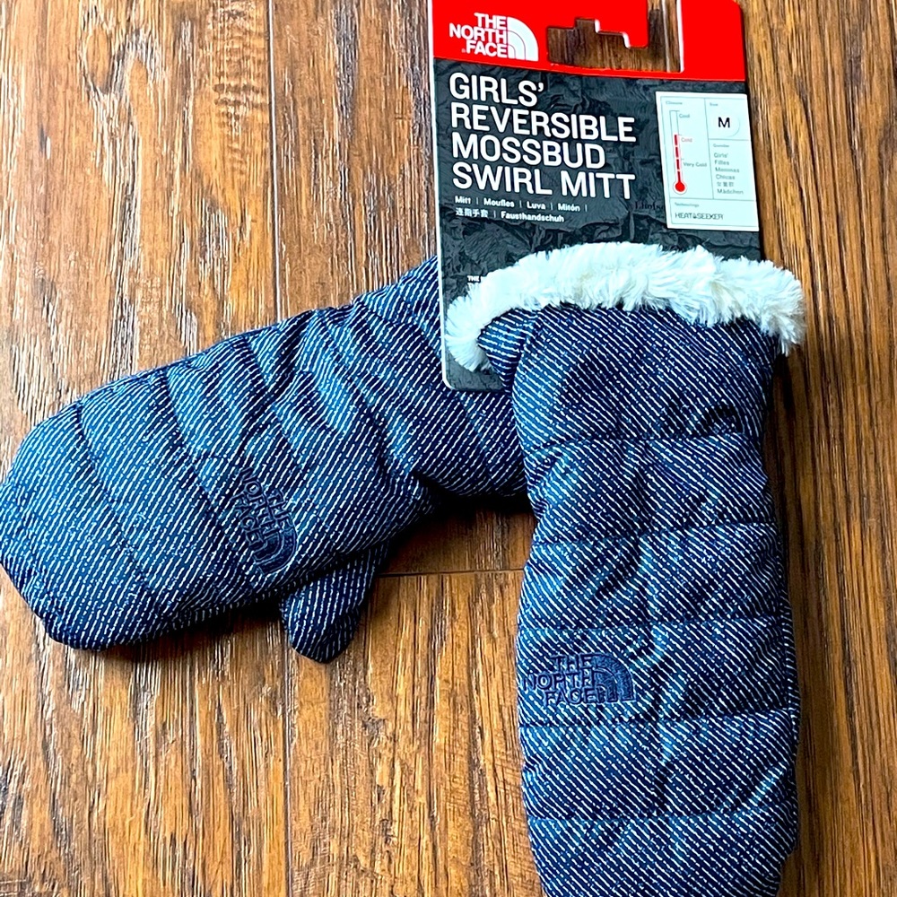 The North Face reversible mossbud swirl mitt